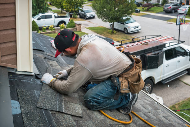 Professional Emergency Roof Repair technician working in Bellville, TX